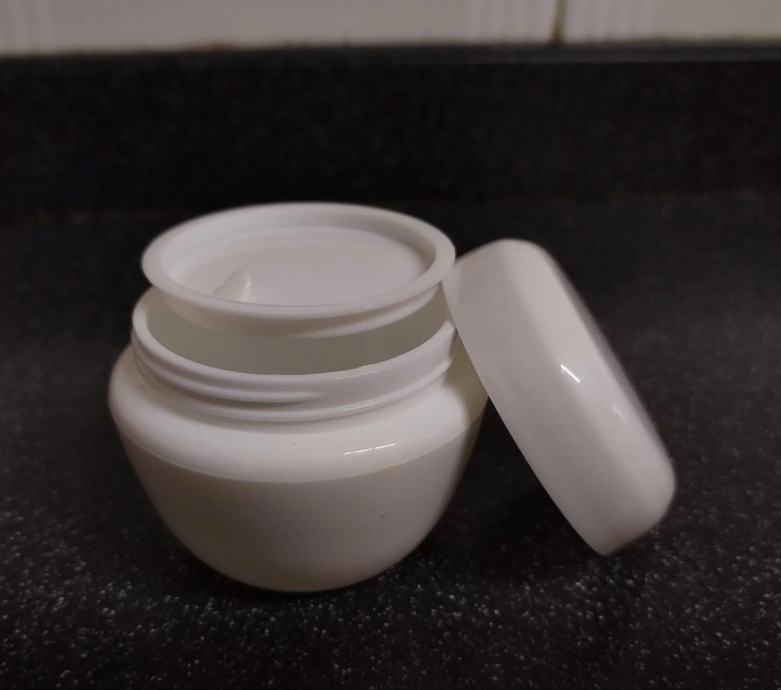 Cremero Plastico Oval T/Blanca - 50ml
