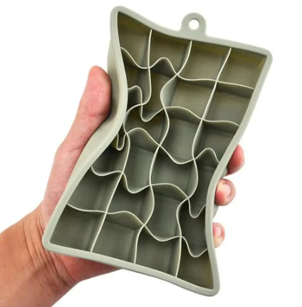 Molde Icecube 24 - 16.5cms x 11.5cms - Image 2